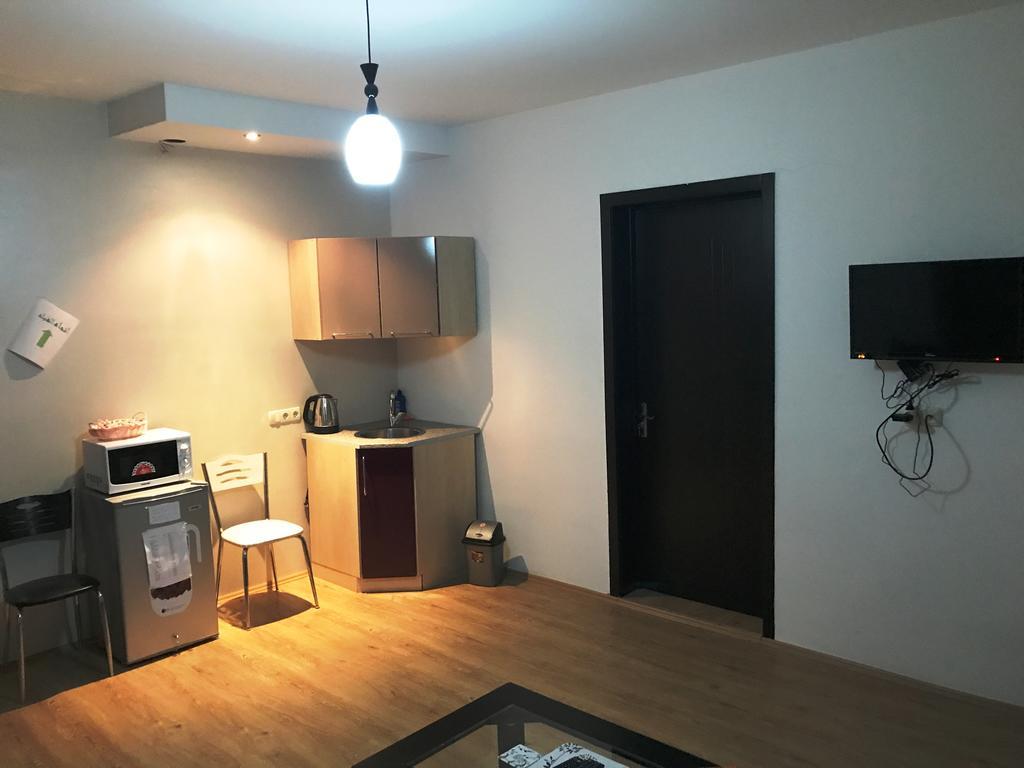 Hotel Monaco Tiflis Habitación foto
